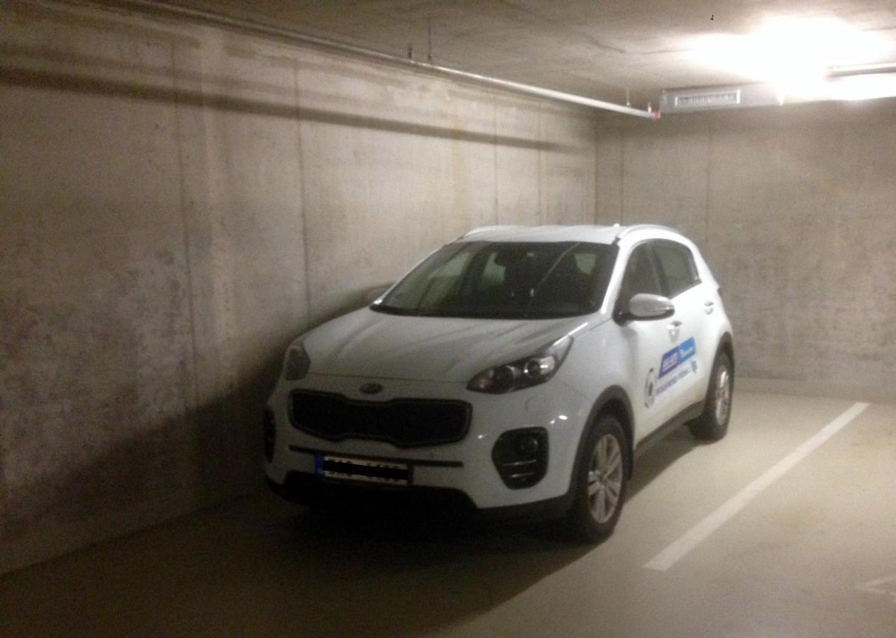 Onsite Free Garage Parking, 10Min Centre By Bus Leilighet Praha Eksteriør bilde
